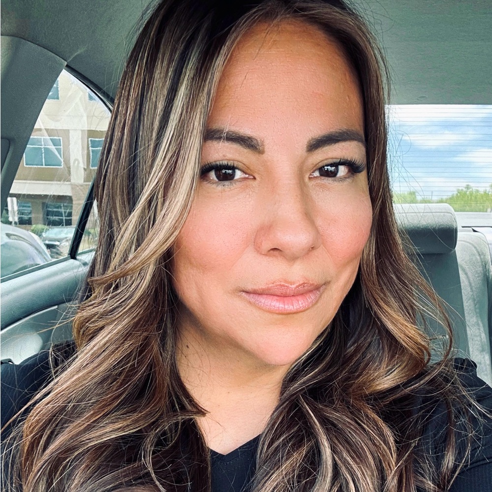 Meet your Posher, Dina